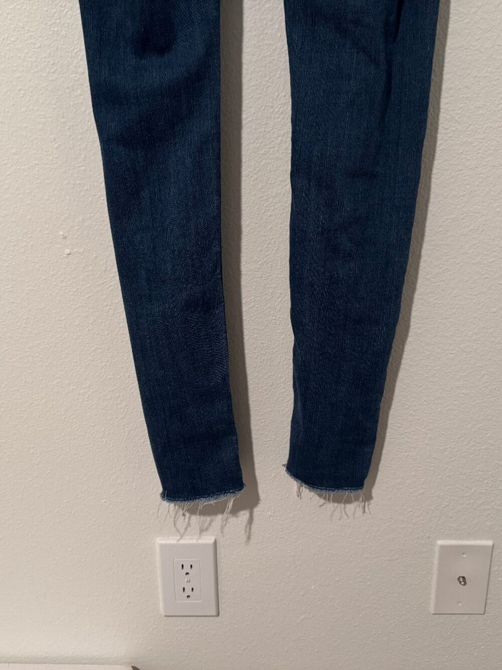 Judy Blue High Rise Button Fly Destructed Medium Wash Jeans Size 7/28 (28x32) - Picture 9 of 13